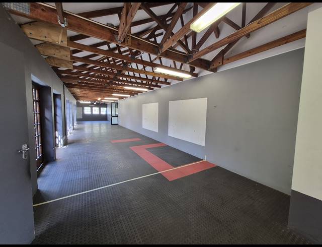 127M² OFFICE TO LET IN PARKMORE